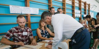 Опитування "Політичної Арени Вінниччини" показало, що 70% вінничан готові проголосувати за будь-якого іншого кандидата, якщо він матиме шанси перемогти Сергія Моргунова