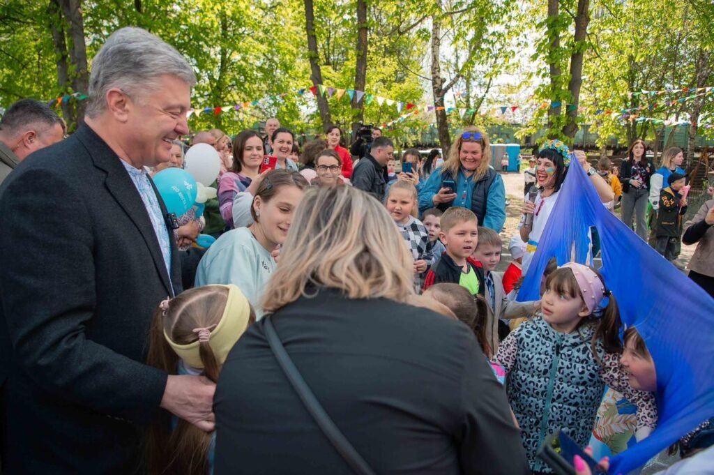 Під час візиту Петра Порошенка стався неприємний інцидент