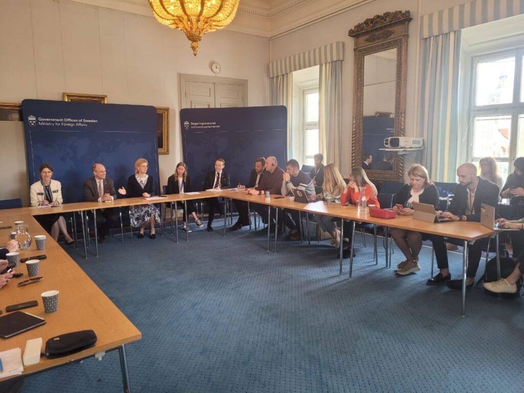 У столиці Швеції парламентарі обговорювали питання співпраці у сфері відновлення та післявоєнної відбудови України, а також подальшого розвитку громад та регіонів.