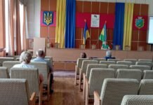 депутати Оратівської громади визнали звіт селищного голови Галини Лошак незадовільним та достроково припинили її повноваження.