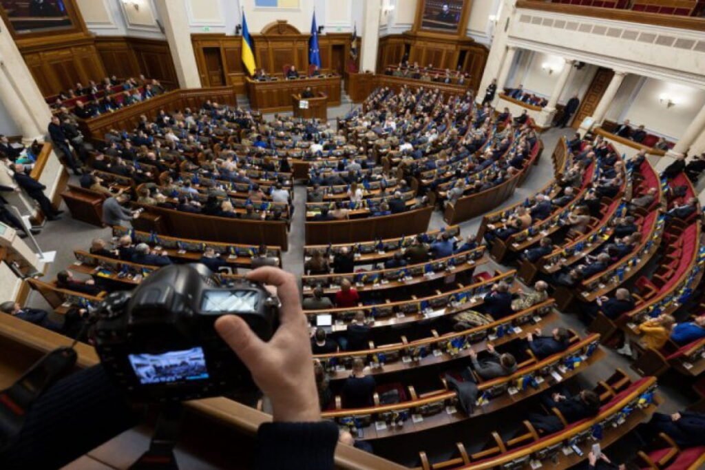 Серед 15 найбільш продуктивних з точки зору законодавчої роботи нардепів – двоє вінничан: Геннадій Вацак і Лариса Білозір