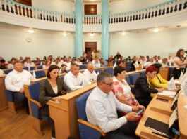 у Вінниці правоохоронці зупинили в комендантську годину автівку, якою керував депутат Вінницької облради у стані алкогольного, чи наркотичного сп'яніння.