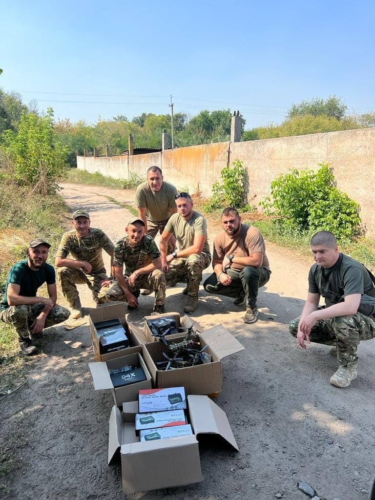 100 FPV-дронів на 2 мільйони гривень від Благодійного Фонду “Український Альянс” і ГО «Ми – Вінничани» розлетілись по бойових військових підрозділах