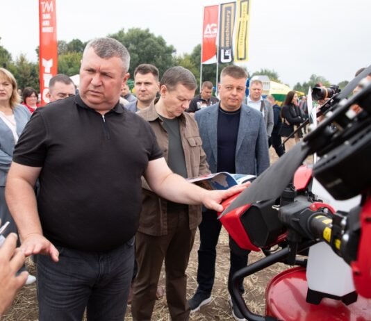 Сумно і соромно , коли Вінницька обласна Рада приймає сумнівні рішення , тихо , без пояснень , щодо звільнення професіоналів у своїй справі у сфері медицини