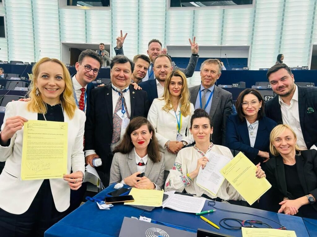 "Україна — переможе, росія — буде покарана за усією суворістю міжнародного права, Європа — продовжить надавати нам усю можливу підтримку", - написала в соціальні мережі Лариса Білозір