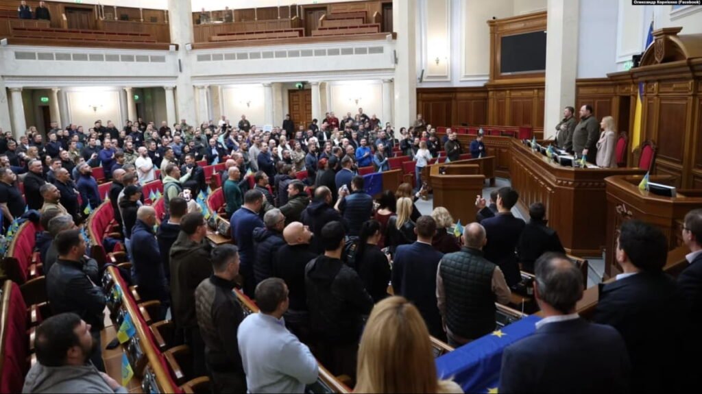 Прийняття урядового законопроєкту №10037 про вилучення з місцевих бюджетів до спецфонду Держбюджету отриманих з зарплат військовослужбовців податків на доходи фізосіб, у ЗМІ уже охрестили «Законом про «забрати».