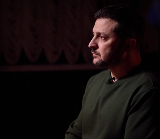 Володимир Зеленський переймається власним рейтингом, отже, готується до виборів.