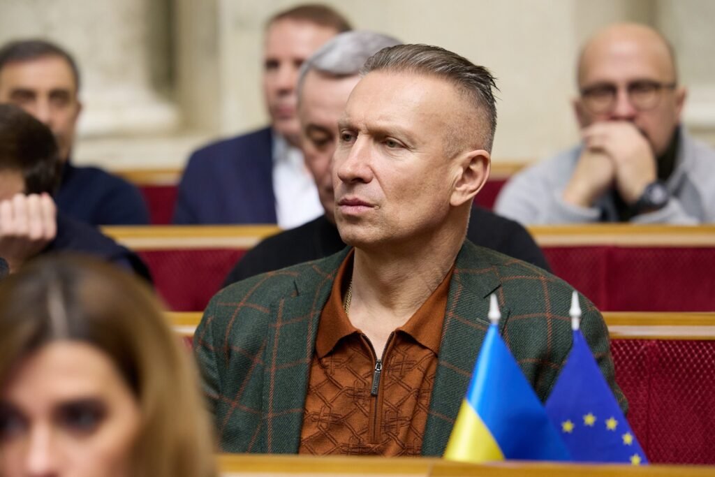«Щодо цього та інших доволі суперечливих та критичних норм я підготував низку пропозицій», - зазначив Геннадій Вацак.