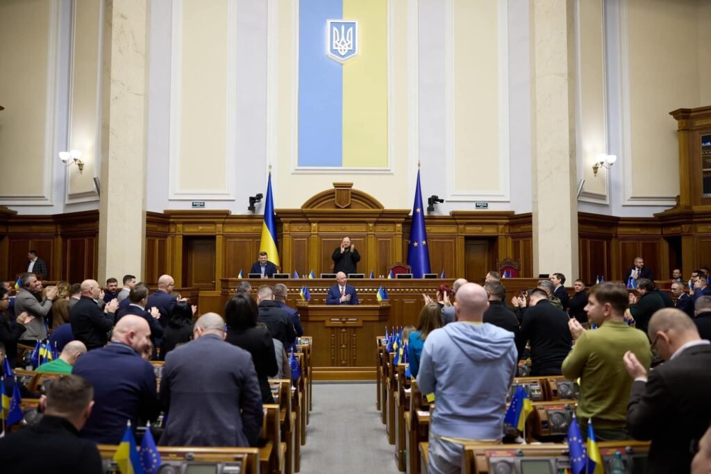 Народні депутати від Вінниччини також відреагували на останні новації. 