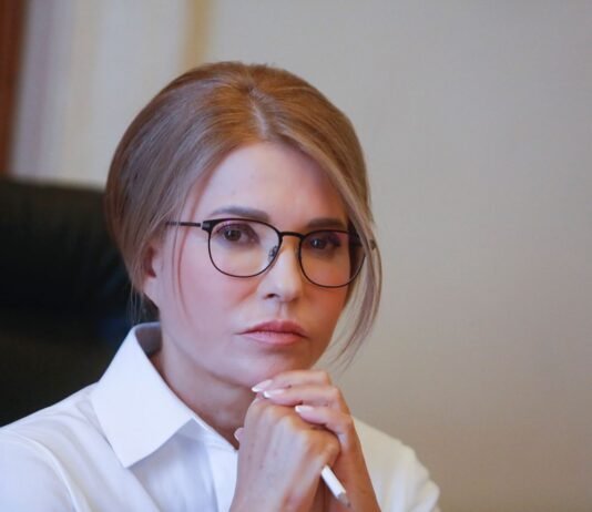 Юлія Тимошенко у своєму концептуальному інтерв’ю ютуб каналу «Різні люди»  розповіла чому її фракція не голосувала за Закони про мобілізацію, про легалізацію медичного канабису, продаж землі та, що думає з приводу відставки Валерія Залужного.
