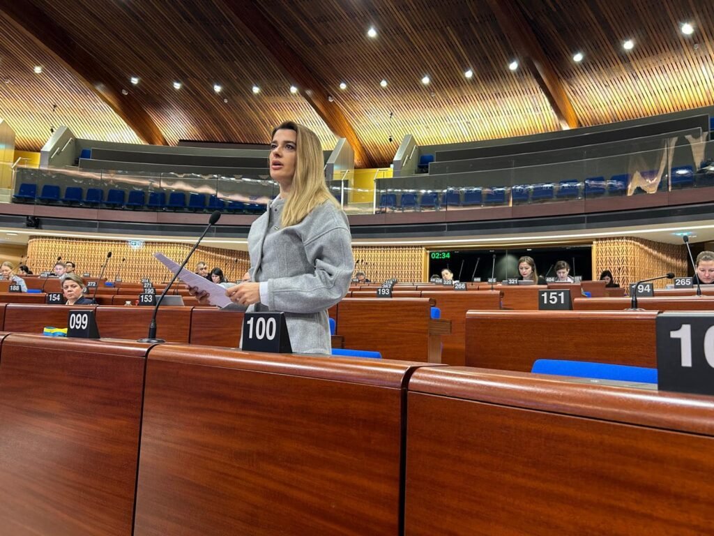 "У своєму виступі, я зазначила, що війна росії проти України підкреслює нагальність обговорюваних питань. Адже цей акт агресії підриває основи міжнародного правопорядку, зазіхає на принципи на яких були засновані ООН і Рада Європи", —написала Лариса Білозір. 