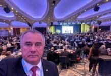 Олександр Домбровський під час візиту до резиденції Дональда Трампа Mar-a-Lago у США