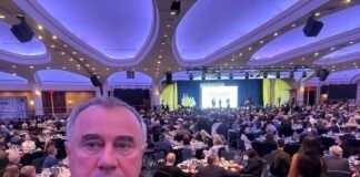 Олександр Домбровський під час візиту до резиденції Дональда Трампа Mar-a-Lago у США