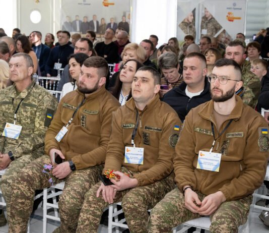 Передача допомоги військовим на Х Форумі єдності «Вінничани – Силам Оборони» у Вінниці