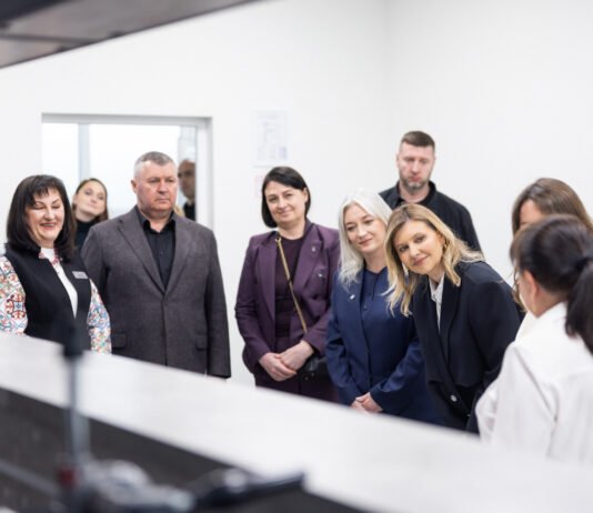 Олена Зеленська відвідала Вінниччину: реабілітація ветеранів, інклюзивна освіта та безбар’єрний театр