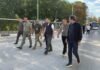 Геннадій Вацак і Микола Калашник оглядають будівництво пункту пропуску «Бронниця — Унгурь»